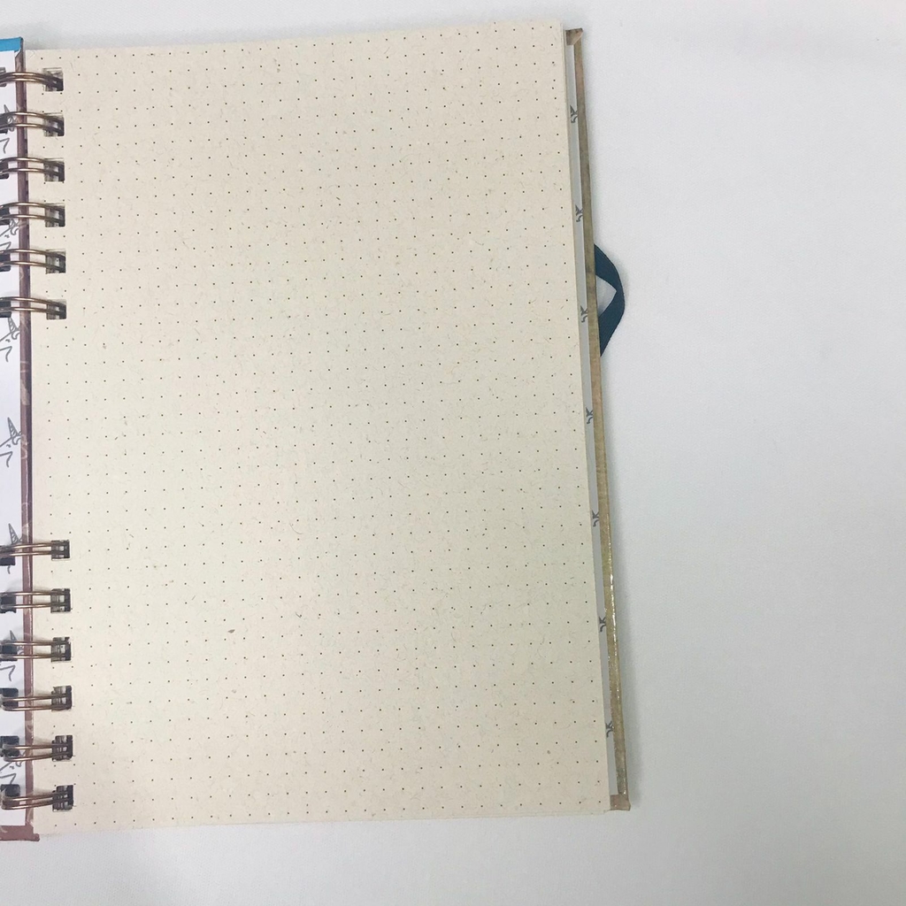 Caderno Papel Reciclado Pontilhado A5 90g 100 folhas