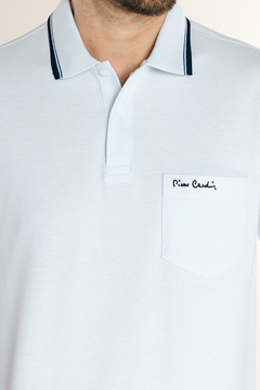Polo Pierre Cardin com bolso branca na internet