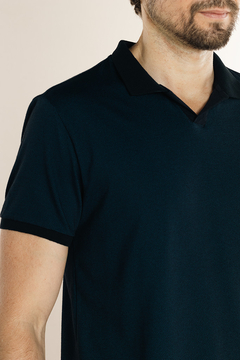 Polo sem botão marinho Garbo Casual Series - comprar online