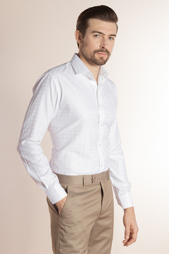 CAMISA BRANCA MAQUINETADA SLIM FIT na internet