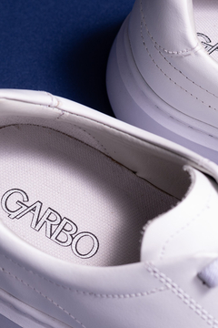 Tênis branco casual Garbo - comprar online