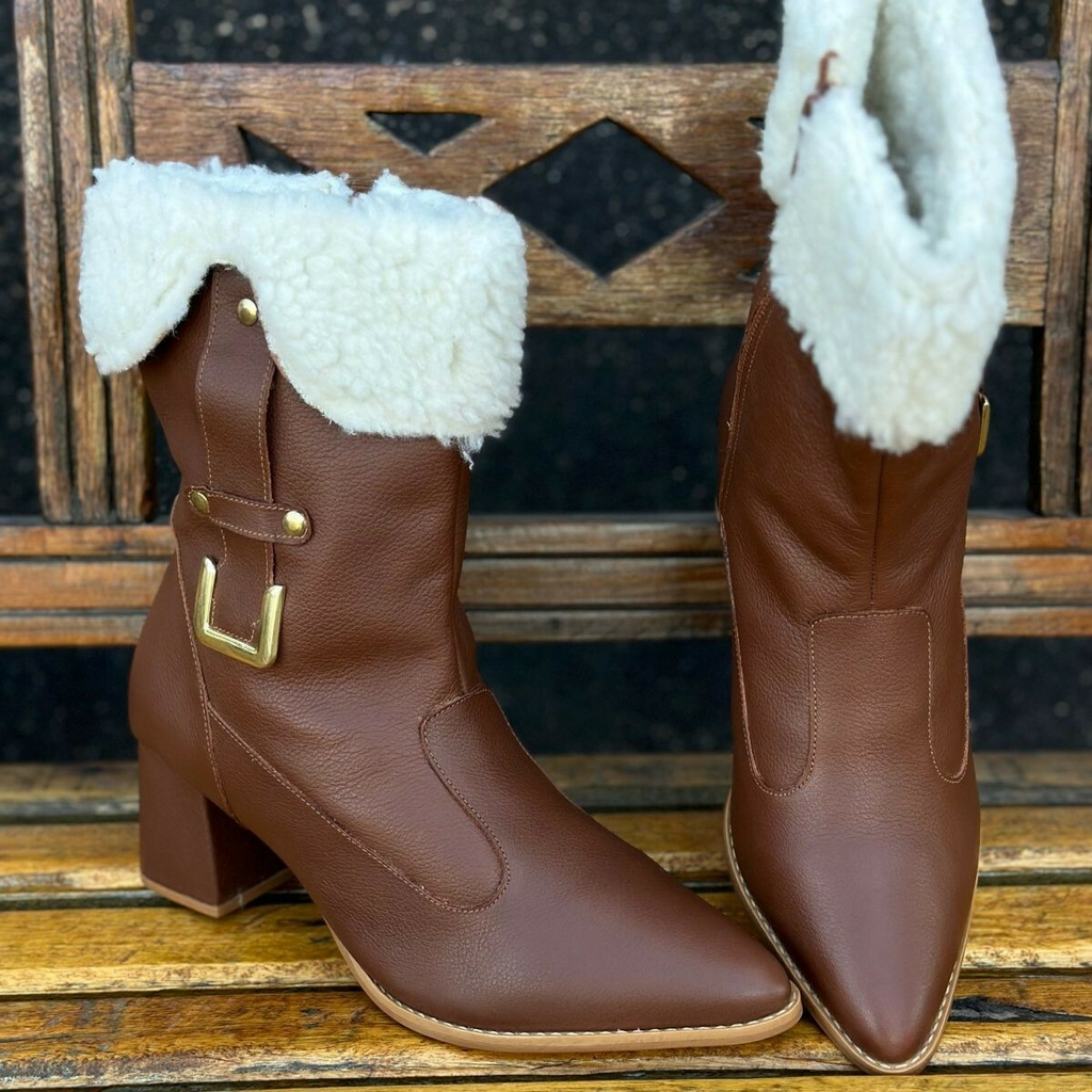 Bota cano curto com pelo clearance