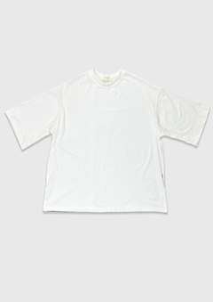 Camiseta Oversized Off White - MOMUÁ