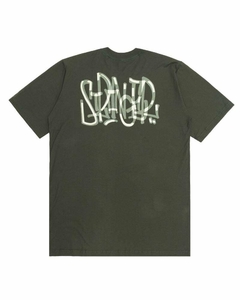 Camiseta Stranger Marker Tag (Verde Musgo)