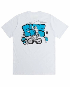 Camiseta Básica Fire Bicycle Supporting To Make Graffiti (Branco)