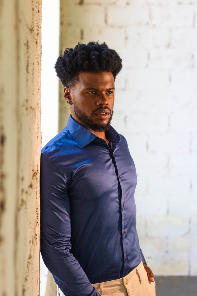 Camisa acetinada masculina sale