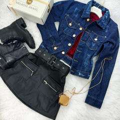 JAQUETA JEANS DELUXE BÁRBARA C/ GOLA PELO E BROCHE REMOVÍVEL