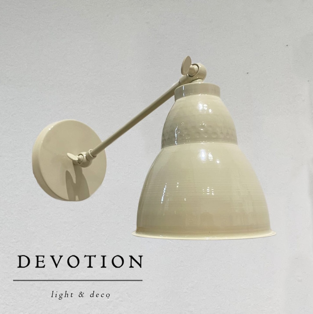 Aplique de pared Beige con pantalla martillada y con múltiples movimientos verticales en 2 sectores