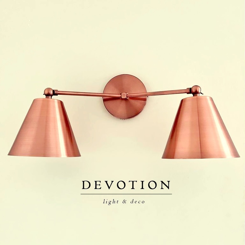 Aplique de pared de 2 luces cobre viejo con movimientos en las pantallas