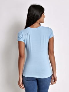 Blusa Feminina Malha Authentic Azul Bebe - comprar online
