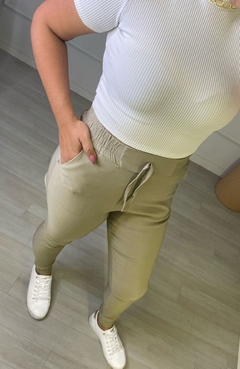 Calça Jogger Bengaline Nude na internet