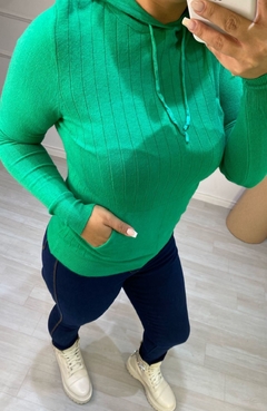 Blusa Modal Com Touca Verde na internet
