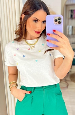 T- Shirt Heart Bordada Colors Branca