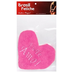 necessaire-coracao-pelucia-rosa-com-frase-brasil-fetiche