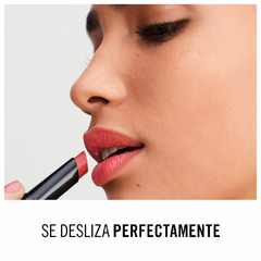 Labial Lasting Finish Matte Rimmel London modelo