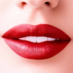 Labial Vogue Colorissimo Manzana Roja como queda