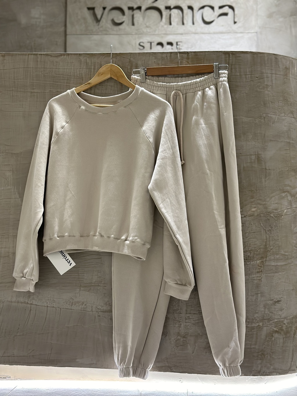 Jogger color cemento hotsell