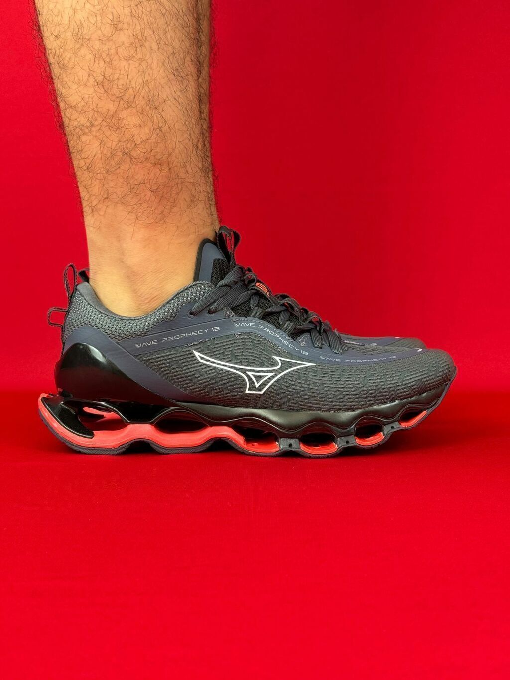 Mizuno cinza e vermelho sale