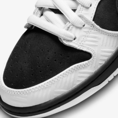 TIGHTBOOTH X Nike dunk low SB ''Black & white''