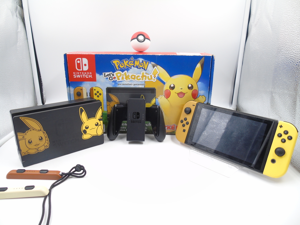 Jogo Pokémon Let's Go, Pikachu! Nintendo Nintendo Switch em Promoção é no  Bondfaro