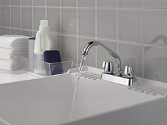 Delta Faucet- Grifo Central Para Fregadero 2 Manijas - comprar online