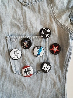 Enorme Conjunto Al Por Mayor De 30 Piezas Cool Buttons Pins - Danielle's Store