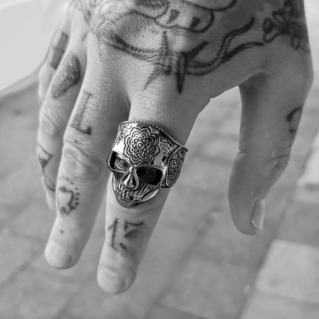 Anillo Calavera con mandalas Comprar en Poppe
