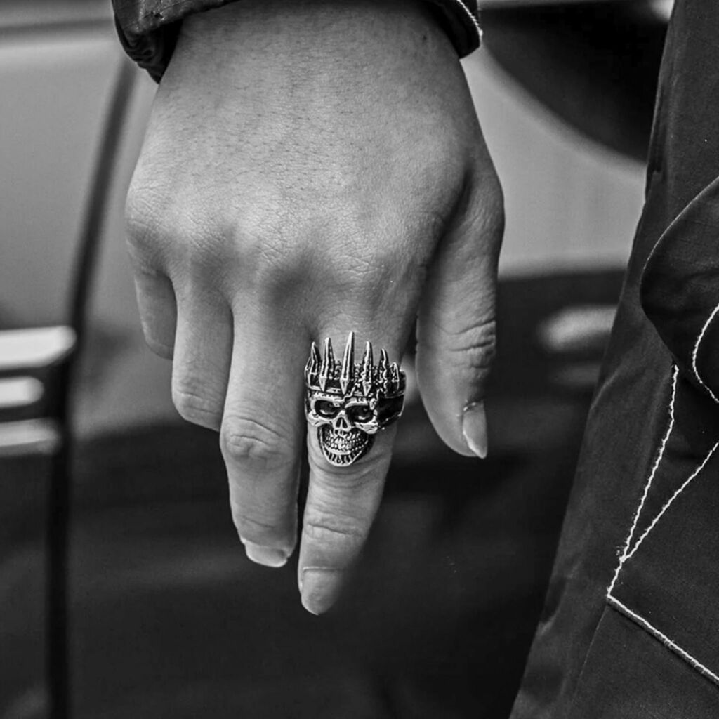 Anillo Calavera con Corona Death King Poppe