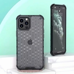 Uso Rudo Black hexágonos iPhone 15 Plus en internet