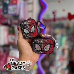 Airpods 1-2 gen Spiderman vs Venom fibra de carbono - Crazy Cases