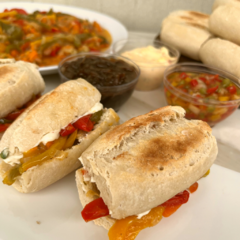 SANDWICHES + EMPANADAS + PICADAS CON BEBIDA (VEGGIE 10)