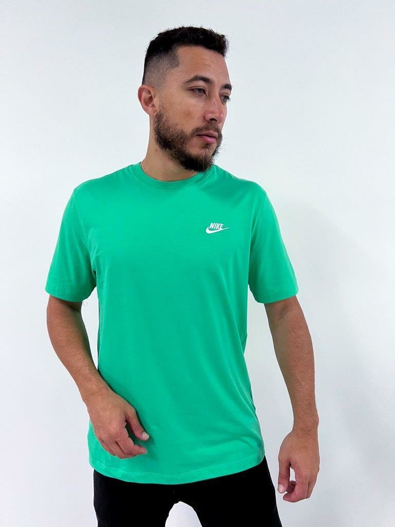 Camiseta Nike B sica Tee Bordado