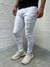 Calça Jeans Branca Destroyed na internet