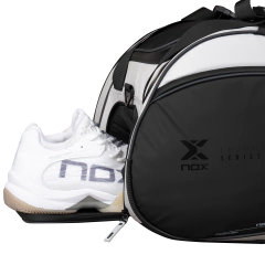 Raqueteira Luxury Master Series 2024 | NOX - Preto / Cinza - NOX SPORT Brasil - Raquetes de Padel e Beach Tennis. Acessórios, Raqueteiras e Roupas para Padel e Beach Tennis.