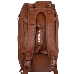 Raqueteira Pro Series 2023 | NOX - Marrom - NOX SPORT Brasil - Raquetes de Padel e Beach Tennis. Acessórios, Raqueteiras e Roupas para Padel e Beach Tennis.