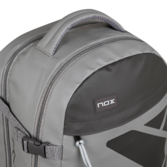 Mochila Raqueteira AT10 Team Series 2024 | NOX - Cinza / Preto