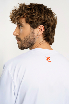 Camisa Esportiva Masculina TEAM | NOX - Branco - NOX SPORT Brasil - Raquetes de Padel e Beach Tennis. Acessórios, Raqueteiras e Roupas para Padel e Beach Tennis.