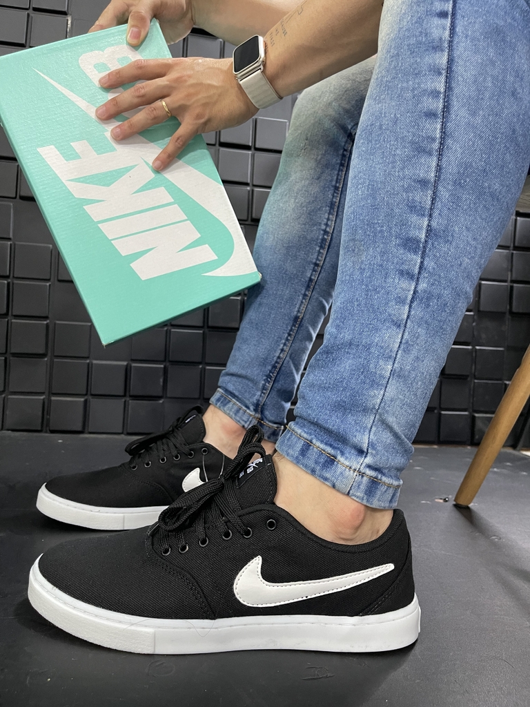 Nike sb cheap charge white
