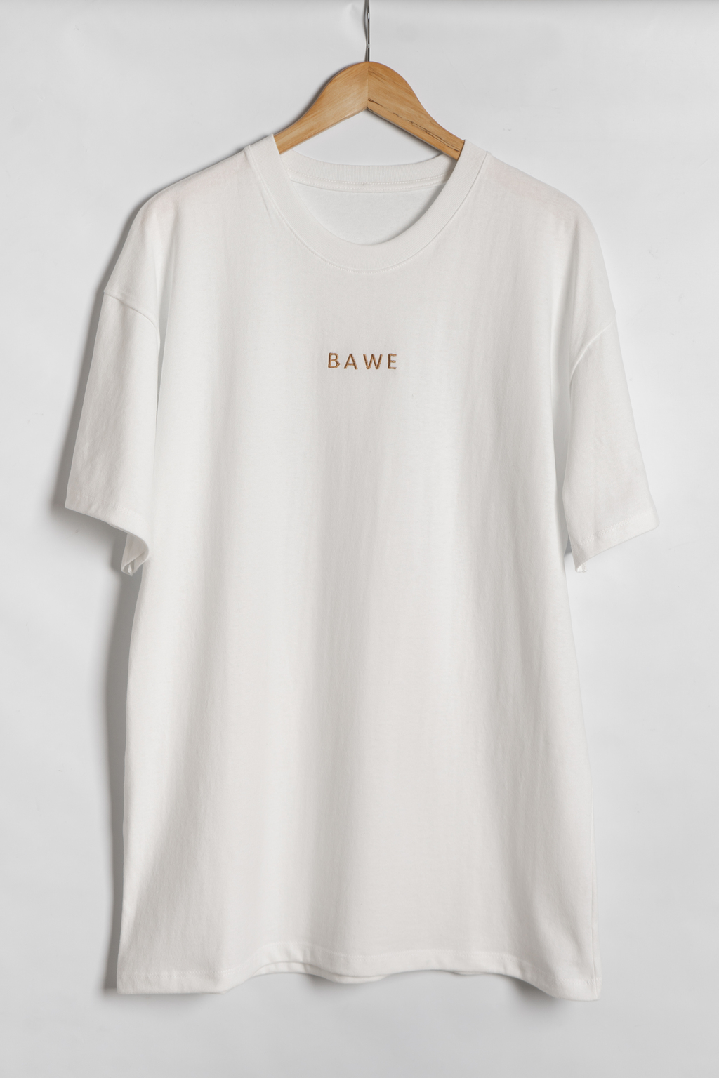 Remera clasica blanca sale