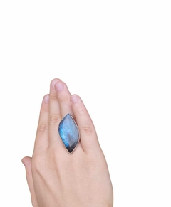 anillo regulable labradorita azul