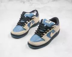 NIKE DUNK SB LOW LIGHT CREAM THUNDERSTORM na internet