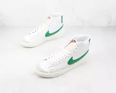 NIKE BLAZER MID 77 WHITE PINE GREEN na internet