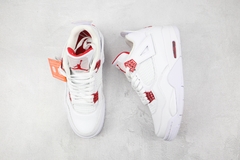 Air Jordan 4 Red Metallic na internet