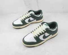 NIKE DUNK LOW VINTAGE GREEN (W) na internet