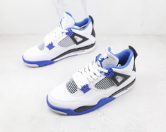 Air Jordan 4 Motorsport na internet