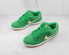 Nike SB Dunk Low St. Patricks Day na internet