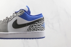 Air Jordan 1 Low True Blue na internet