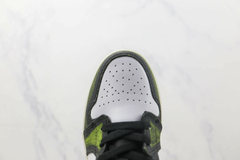 Imagem do Air Jordan 1 Low SE GS Electric Green