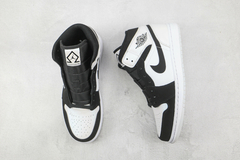 Air Jordan 1 Mid SE Diamond na internet