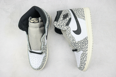 Air Jordan 1 Retro High White Cement na internet